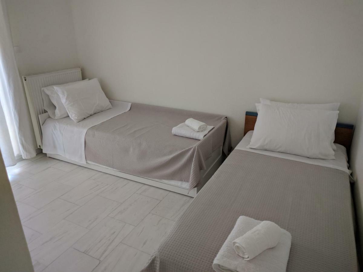 Epavlis Apartment Néa Péramos Buitenkant foto